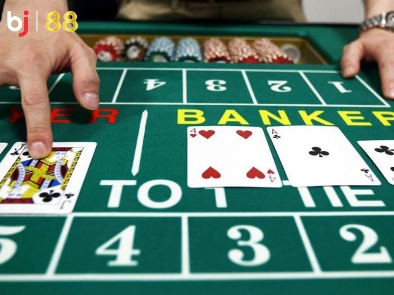 Nắm rõ quy luật rút bài Baccarat đối với Banker